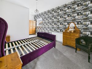 Bedroom- click for photo gallery